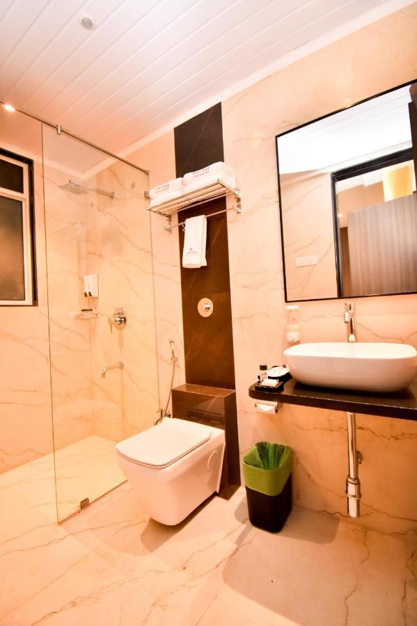 Meritas Aura Resort Lonavala Esterno foto