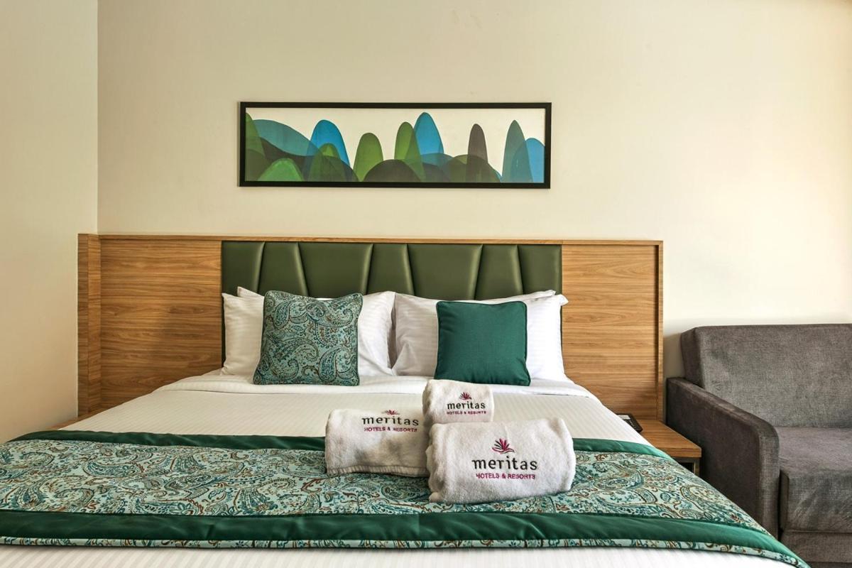 Meritas Aura Resort Lonavala Esterno foto