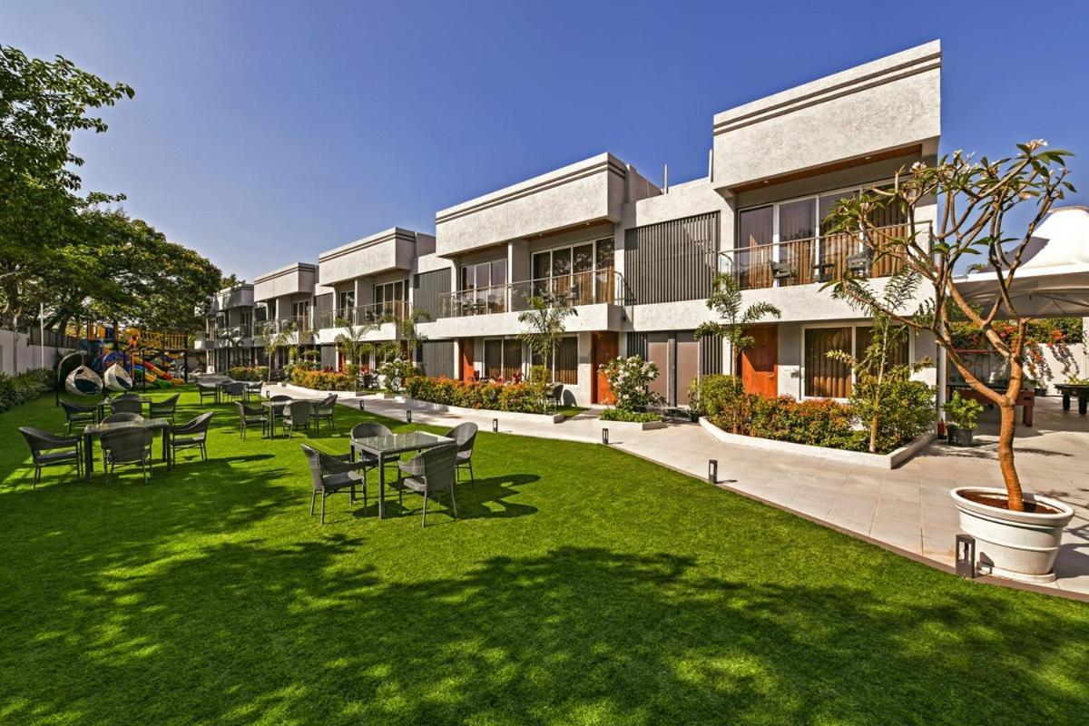 Meritas Aura Resort Lonavala Esterno foto